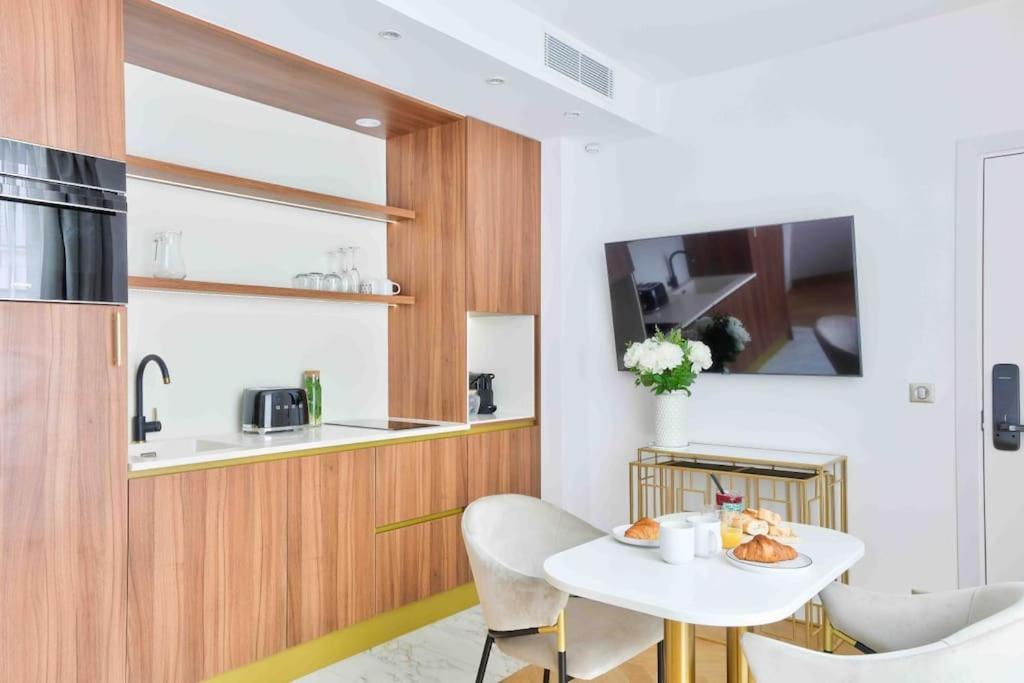 Romantic Getaway - Le Marais - With Ac Appartamento *